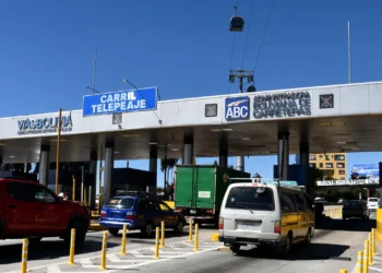 Uno de los puntos donde se implementará el telepeaje es en el Peaje de la Autopista La Paz - El Alto. FOTO: Vías Bolivia