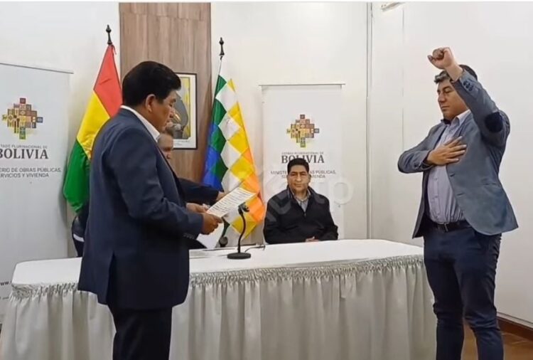 Ministro Montaño posesiona a Cristian Mamani como nuevo director ejecutivo de la ATT