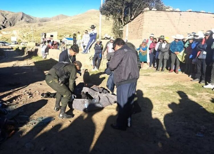 La Fiscalía investiga la muerte de cinco estudiantes en el incendio de un bus escolar en Potosí.