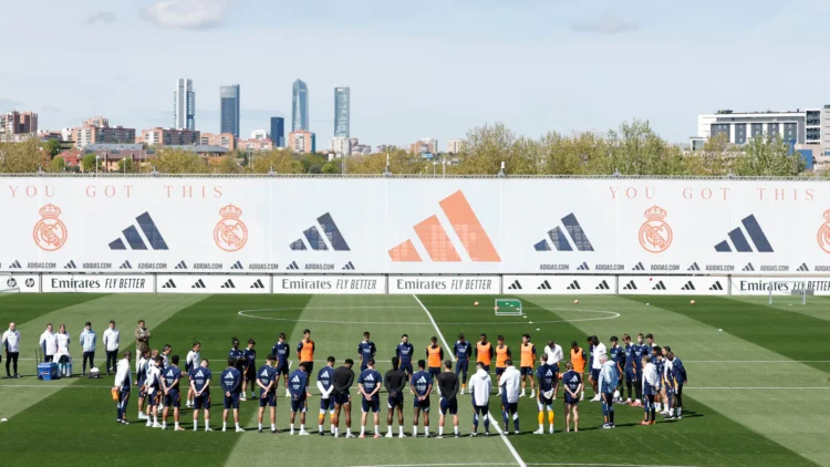 Minuto de silencio del Real Madrid por la muerte del papa Francisco