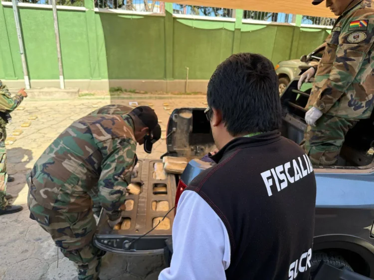 La Marihuana estaba en un compartimiento del vehículo