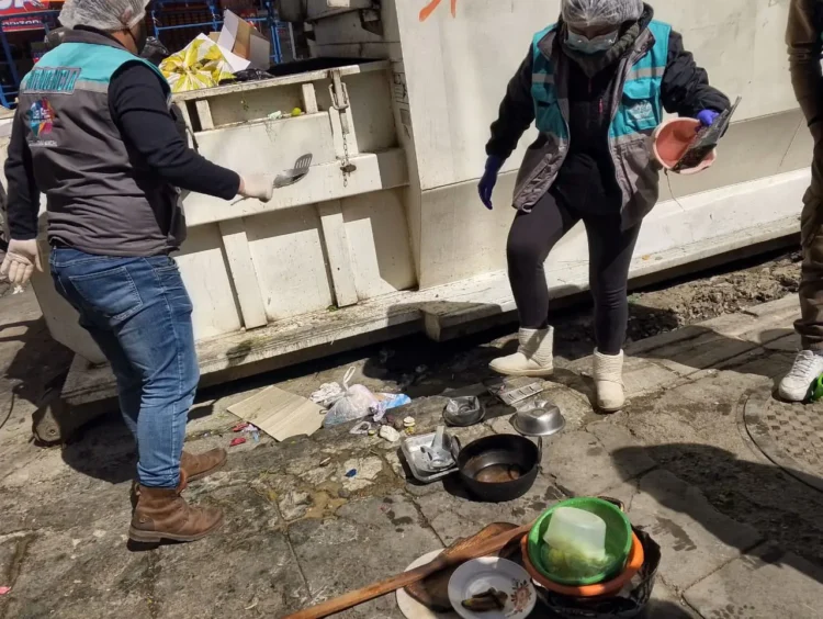 Seis puestos de venta de comida del mercado Lanza de La Paz fueron suspendidos. FOTO: GAMLP