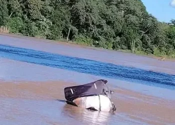 La maleta con un cadáver dentro fue lanzado a un río/ RRSS