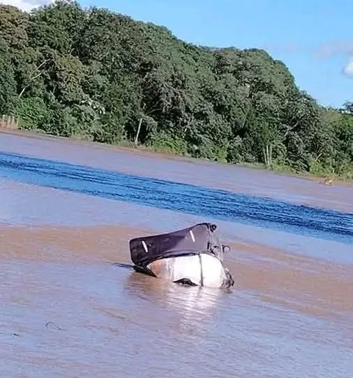 La maleta con un cadáver dentro fue lanzado a un río/ RRSS