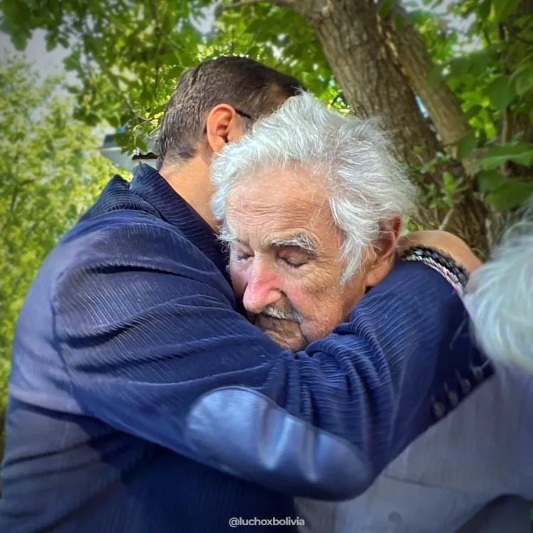 Arce expresa sus condolencias a la familia del expresidente Mujica