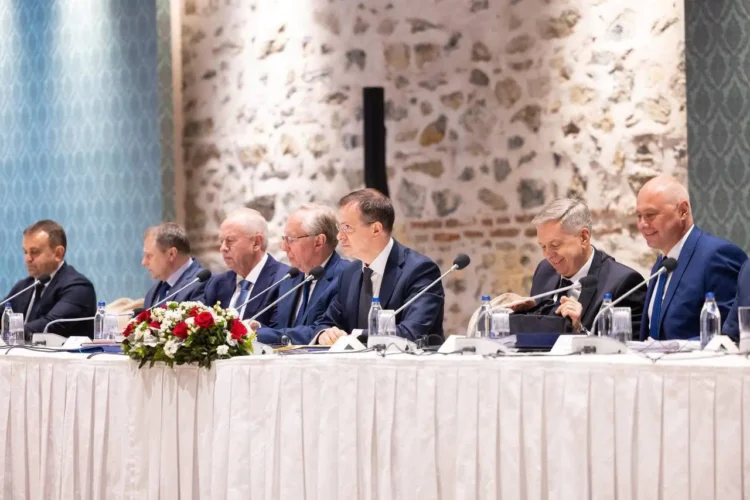 Los delegados rusos durante la reunión/AFP