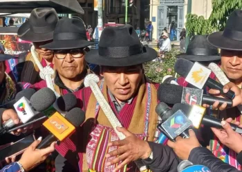 Campesinos advierten con sacar a chicotazos a políticos ‘oportunistas’ en listas de Andrónico