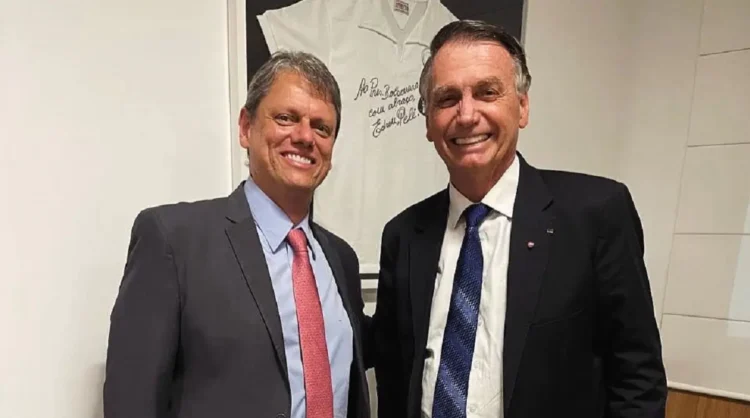 Tarcísio de Freitas con su aliado Jair Bolsonaro/ RRSS Tarcísio de Freitas