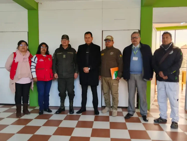 La Fiscalía, la FELCV y la Alcaldía de El Alto rimaron un convenio. FOTO: GAMEA