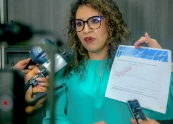 La ministra de Salud, María Renée Castro, en entrevista con BTV. FOTO: Ministerio de Salud