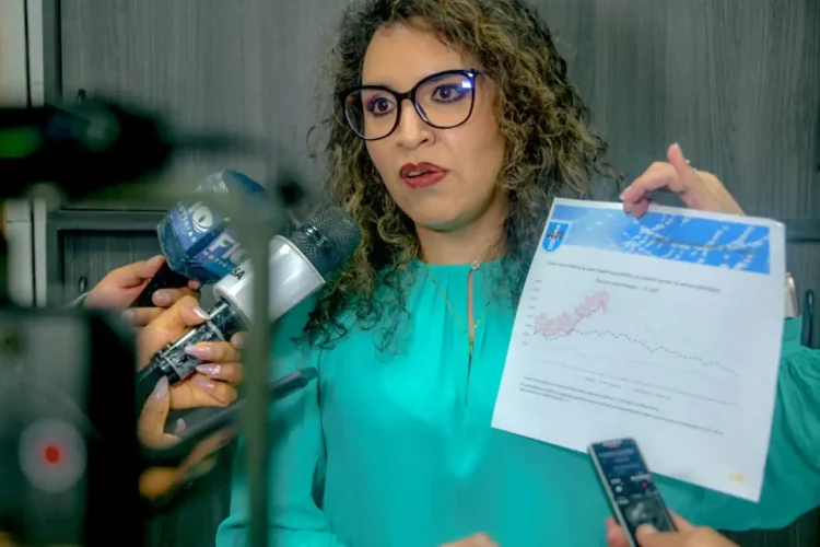 La ministra de Salud, María Renée Castro, en entrevista con BTV. FOTO: Ministerio de Salud
