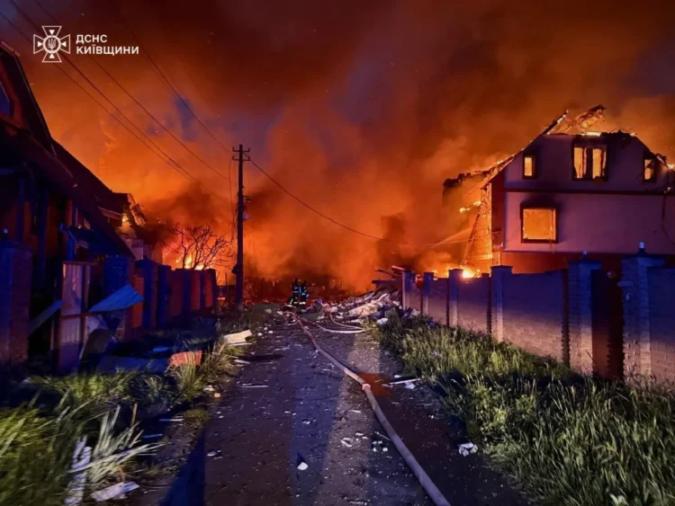Varias zonas de Kiev fueron destruidas/RRSS Volodimir Zelenski