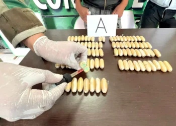Las cápsulas de droga estaban ocultas en el equipaje/ FELCN