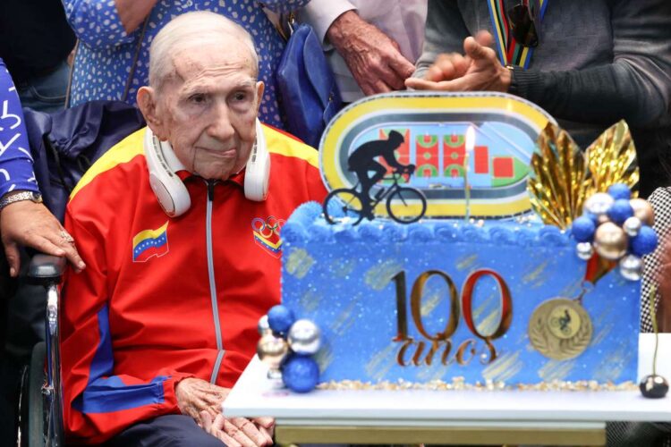 Julio César León, el primer deportista olímpico de Venezuela, cumple 100 años
