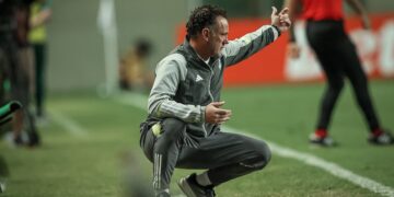 Gabriel Milito, de la cuerda floja a la final de la Libertadores