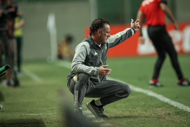 Gabriel Milito, de la cuerda floja a la final de la Libertadores