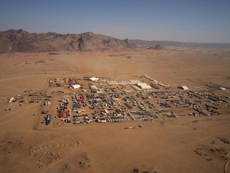 La frenética logística del Dakar en medio del desierto saudita