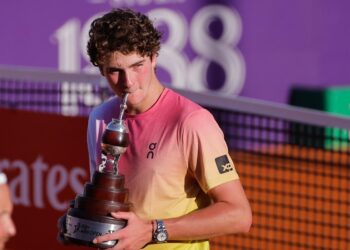 Brasileño Joao Fonseca conquista el torneo de Buenos Aires, su primer título ATP