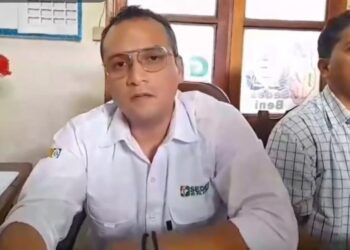 El director del Sedes del Beni,, Rubén Torrez, en conferencia de prensa.