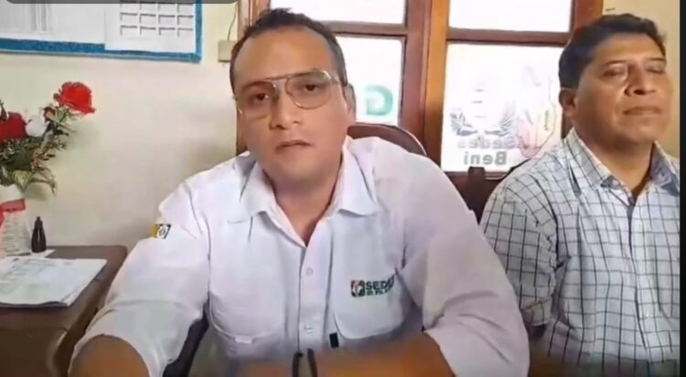 El director del Sedes del Beni,, Rubén Torrez, en conferencia de prensa.