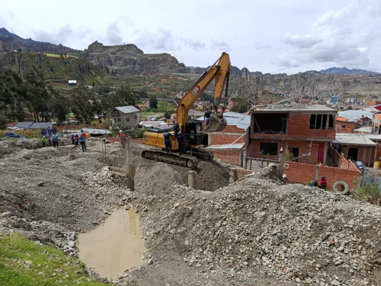 Deslizamiento en Callapa afectó a 17 viviendas.