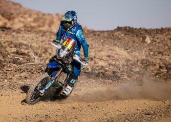 Santolino, en motos, logra la primera victoria española en el Dakar-2025