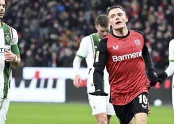 Bayern y Leverkusen continúan sin ceder en su guerra de nervios