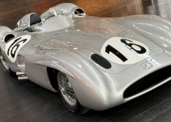 Un Mercedes de F1 que condujo Fangio vendido por un precio récord