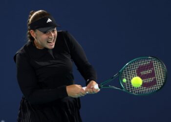 Ostapenko pone fin en semifinales al reinado de Swiatek en Doha