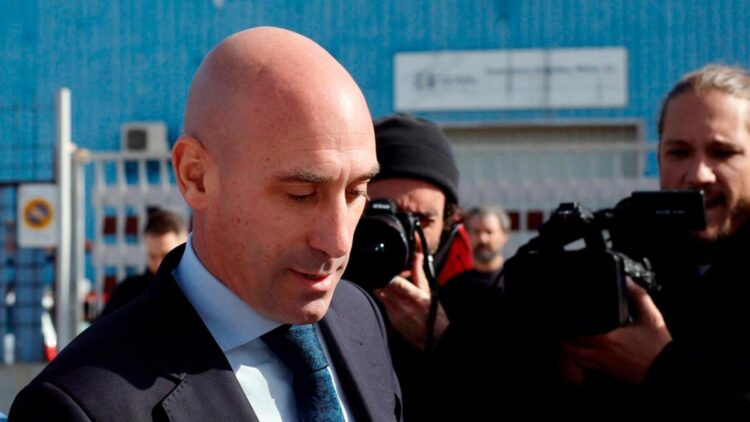 Termina el juicio al ex presidente de la federación española Luis Rubiales por el beso forzado a Jenni Hermoso