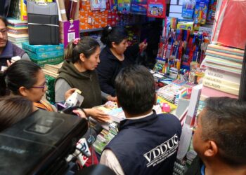 Defensa del Consumidor realizó un operativo en el pasaje Ortega de La Paz.