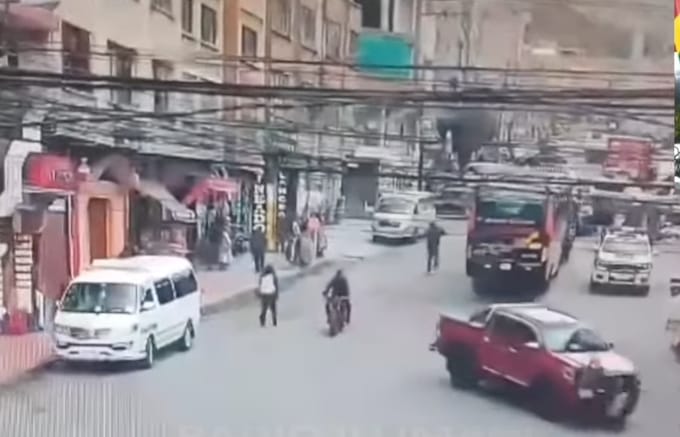 Imágenes de cámaras de videovigilancia captaron el momento del accidente.