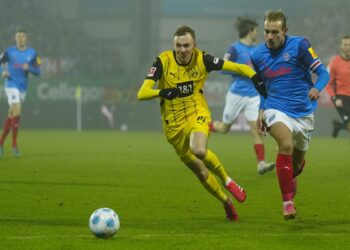 Borussia Dortmund sucumbe 4-2 en Kiel