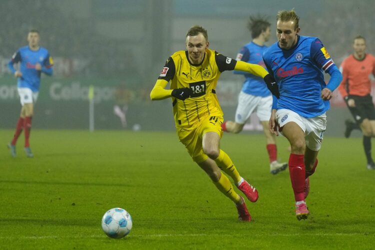 Borussia Dortmund sucumbe 4-2 en Kiel