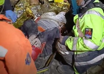 Alcaldía rescata a seis personas con hipotermia y descarta heridos tras mazamorra en Los Sargentos.