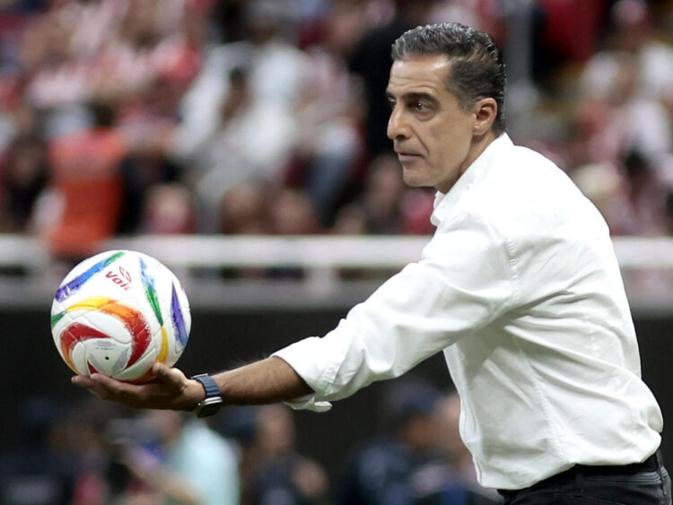 El Botafogo de Brasil contrata al técnico portugués Renato Paiva
