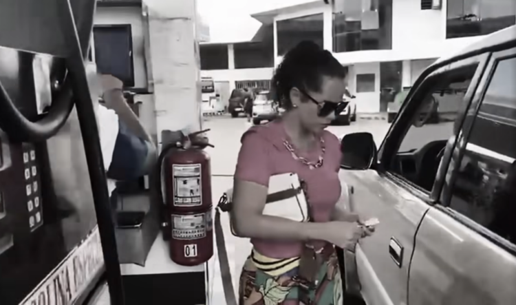Santa Cruz: denuncian presunto uso indebido de vehículo estatal para compra de combustible