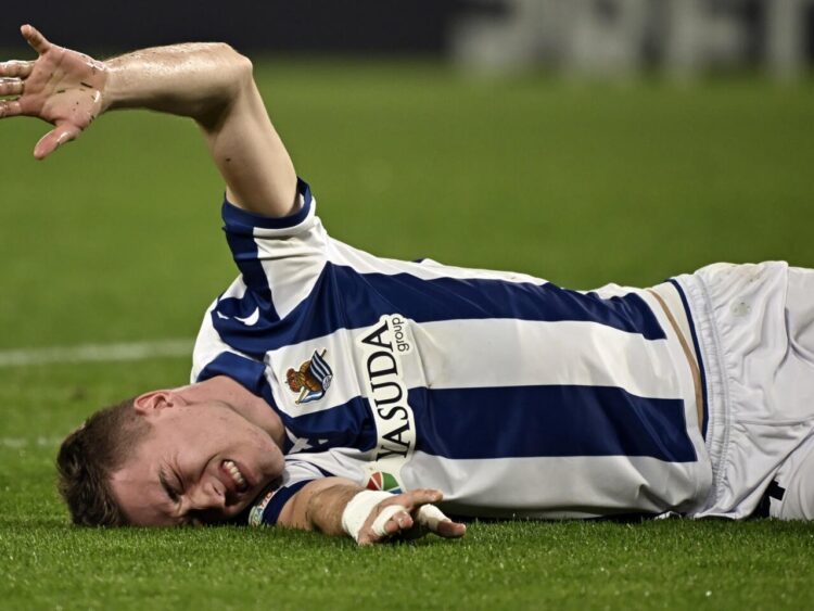 Sucic guía a Real Sociedad a octavos de Europa League antes de lesionarse