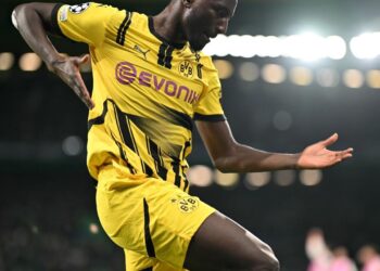 El Dortmund conquista Lisboa (3-0) y encarrila el pase a octavos