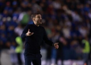 Cruz Azul rechaza haber acordado salida del DT Anselmi para fichar con Porto