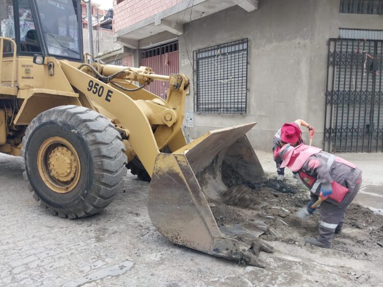 En El Alto suspenden trabajos rutinarios por falta de diésel.