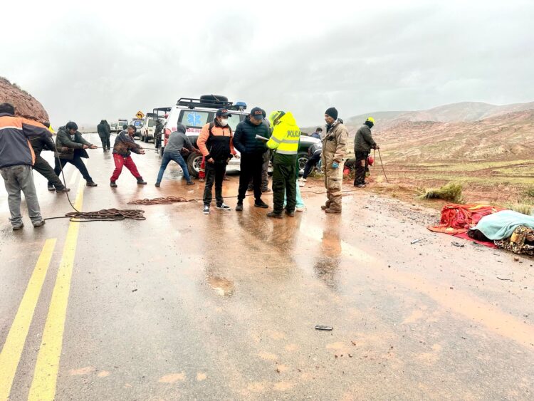 Suman 31 los fallecidos en el accidente ocurrido en la ruta Oruro-Potosí