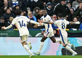 Chelsea refuerza su tercer puesto en Leicester con gol de Enzo Fernández