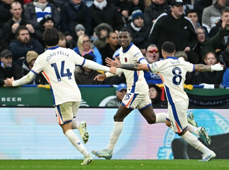 Chelsea refuerza su tercer puesto en Leicester con gol de Enzo Fernández