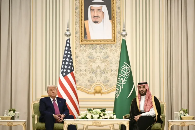 El príncipe heredero saudí, Mohamed bin Salmán, recibió a Trump / AFP