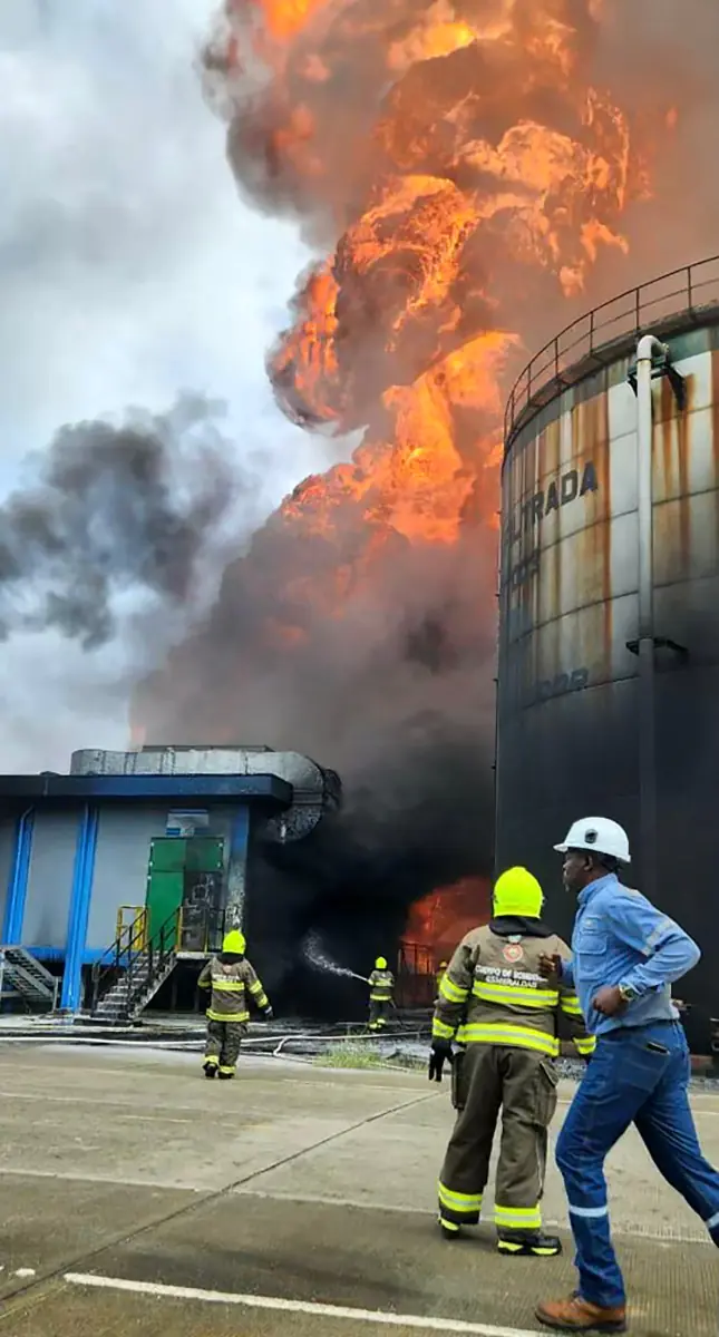 Explotó uno de los tanques/AFP