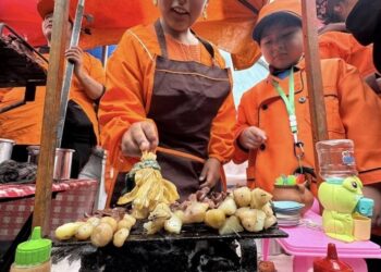 Anticuchos y churros al 2×1 en la recta final de la Alasita