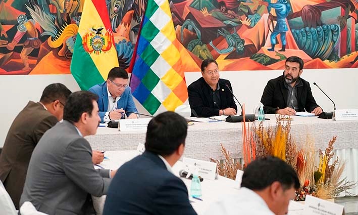 La reunión del presidente Arce con alcaldes del 25 de junio.