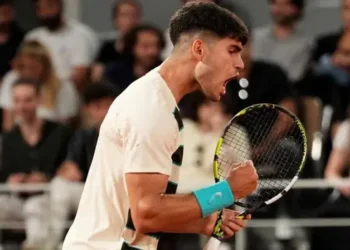 Alcaraz ilumina la noche de París, Sabalenka y Swiatek igual