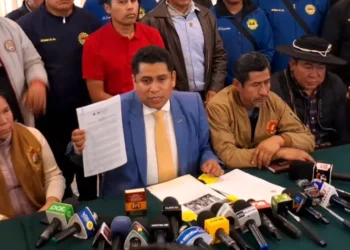 Alianza Popular asegura que sigue en carrera electoral y pide calma